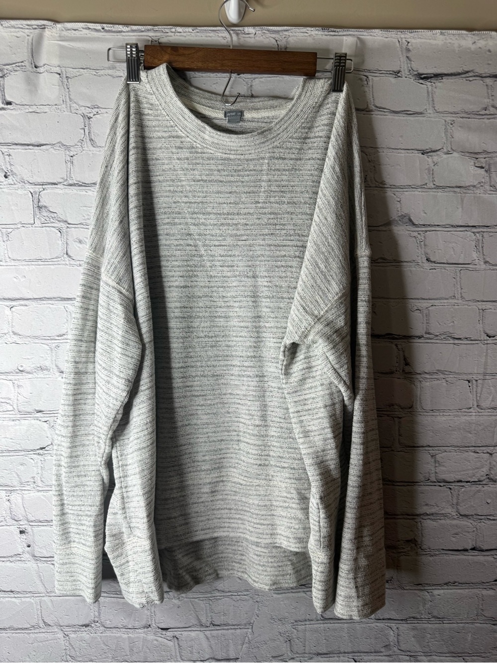 Aerie Light Gray Striped Knit Crewneck Sweater large